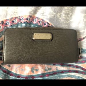 Marc Jacobs genuine leather wallet (medium gray)